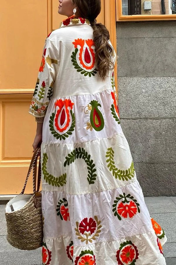 Resort-Maxikleid mit botanischem Print, Revers und Rüschen