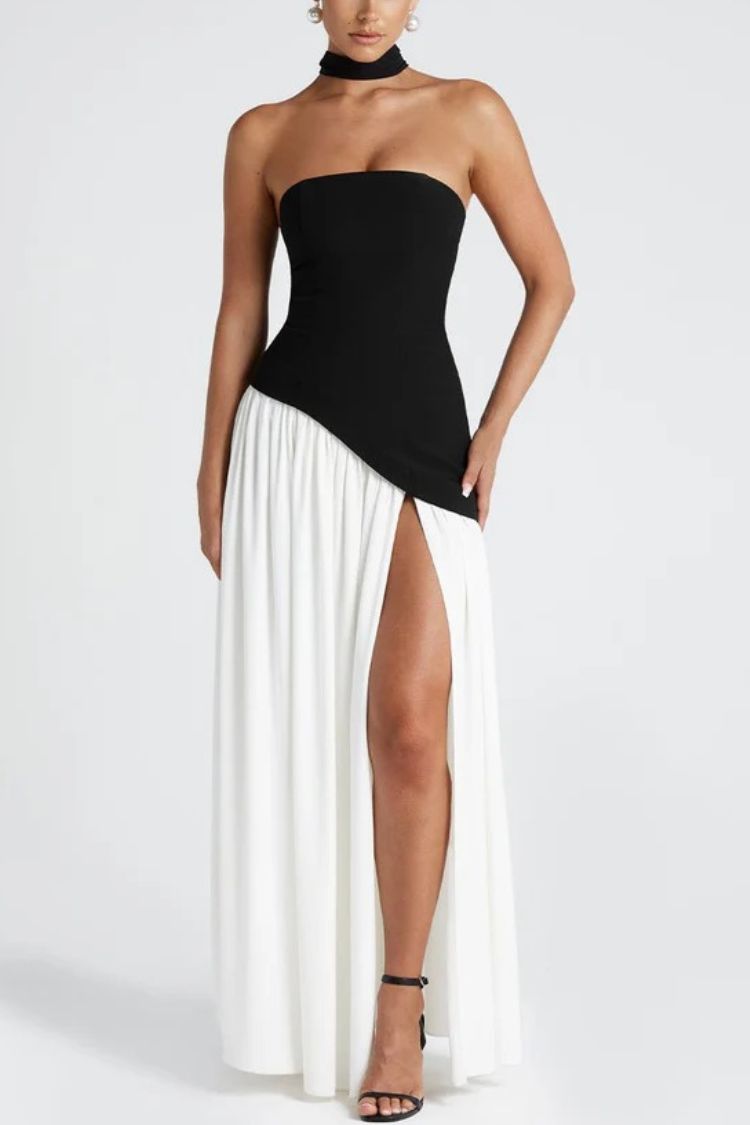 Schwarz-weißes Maxikleid mit kontrastierendem Schal und unregelmäßigem Schlitz