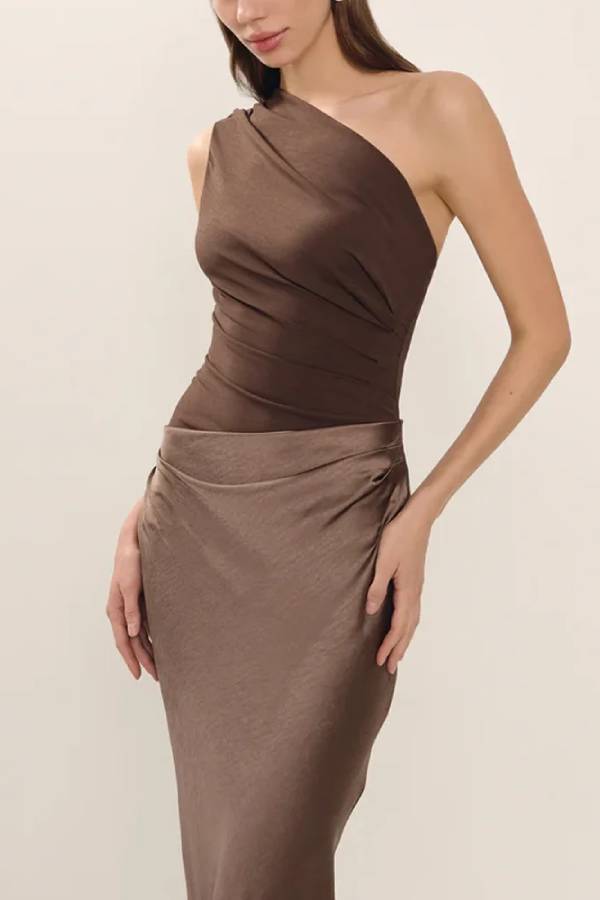 Robe de soirée sexy à épaules obliques