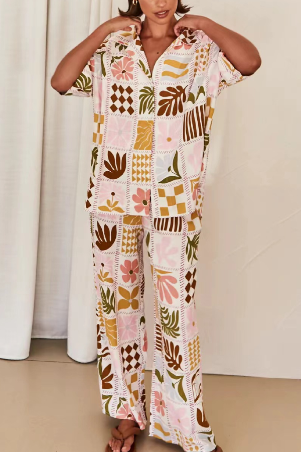 Lässiges Urlaubsset mit Revers-Print und lockerem Oberteil