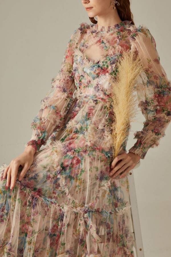 Robe élégante plissée en organza