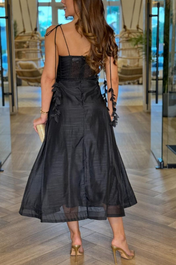 Explore Elegance – Midikleid aus Leinenmischung mit Applikationen, herzförmigem Ausschnitt und gesmoktem Rücken