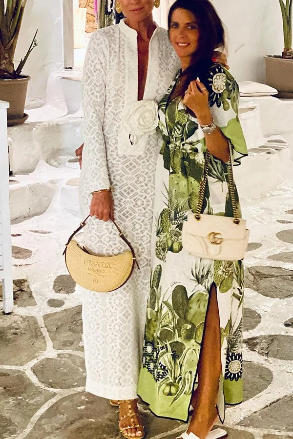 Spanish Breeze Maxikleid mit Spitze, tiefem V-Ausschnitt, abnehmbaren Blumen, langen Ärmeln und Schlitz