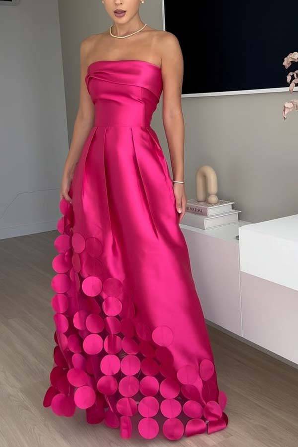 Luxuriöses, schulterfreies Maxikleid aus Satin mit gespleißtem Netzstoff und Punkten