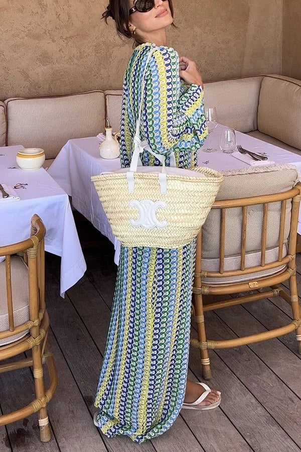 Bondi Beach – Langärmliges Urlaubs-Maxikleid aus Strick mit buntem Wellendruck