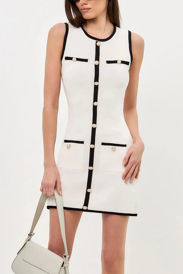 Elegantes ärmelloses Minikleid aus Strick mit Rundhalsausschnitt und Perlenknöpfen