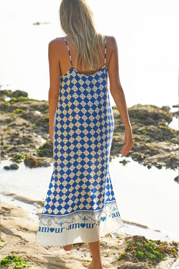 Just Enjoy – Lockeres Midikleid aus Satin mit einzigartigem Drachen-Print und Schlitz