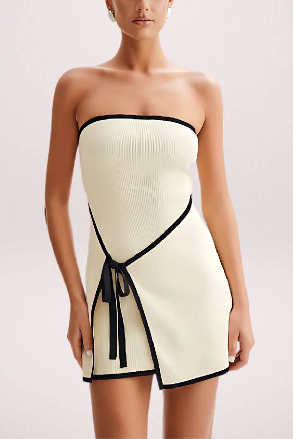 TRÄGERLOSES MINIKLEID AUS STRICK