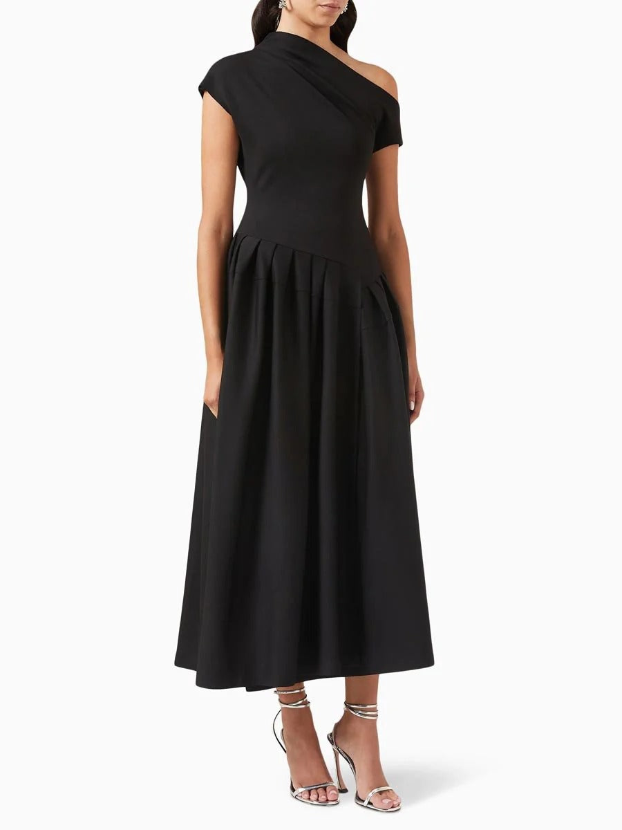 Robe longue à col montant et ourlet large, coupe ajustée et tendance