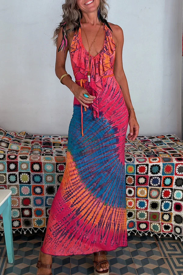 Rückenfreies Stretch-Maxikleid mit Batikmuster, Rüschenhalsausschnitt und Schnürung