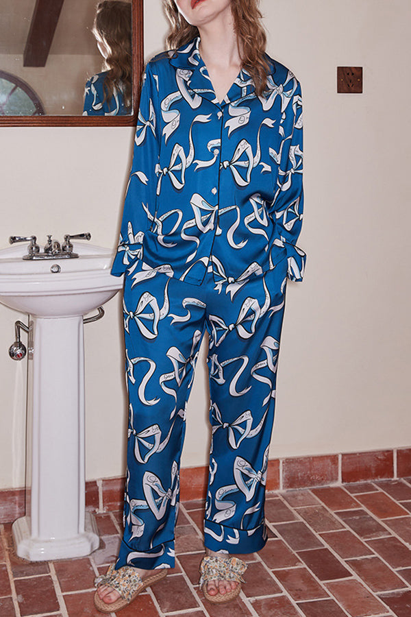 Zweiteiliges, langärmliges Home-Set mit blauem Schleifendruck