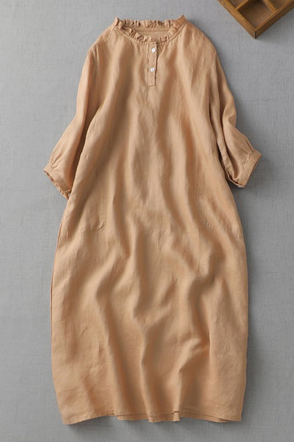 Dünnes A-Linien-Kleid mit seitlichem Pilzkragen und 3/4-Ärmeln