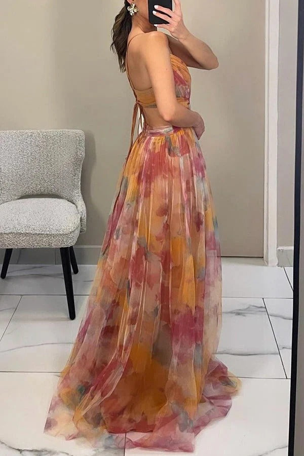 Robe longue Giselle en tulle à imprimé floral, découpe à la taille et lacets dans le dos