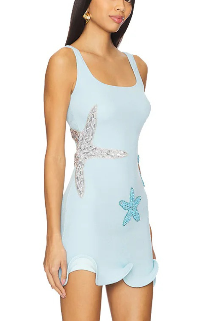 Schmal geschnittenes Mini-Tankkleid aus Strick mit Seestern-Applikation und gewelltem Saum und quadratischem Ausschnitt