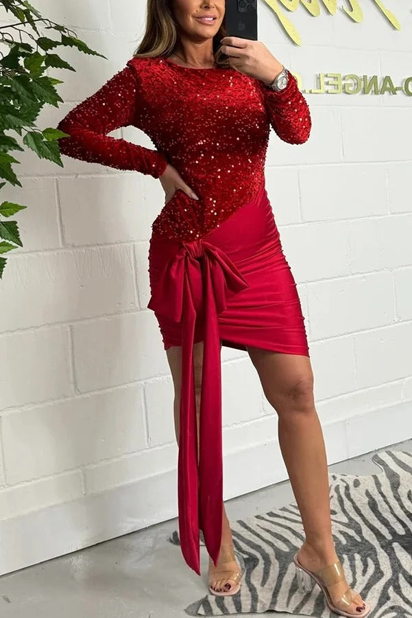 Alexia Stretch-Minikleid aus Samt mit Pailletten und Schulterpolstern, Fliege und gerüschtem Detail