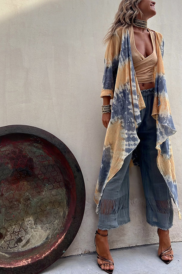 Isley – Langärmliger Duster-Kimono mit Batikmuster und offener Vorderseite und Rüschen
