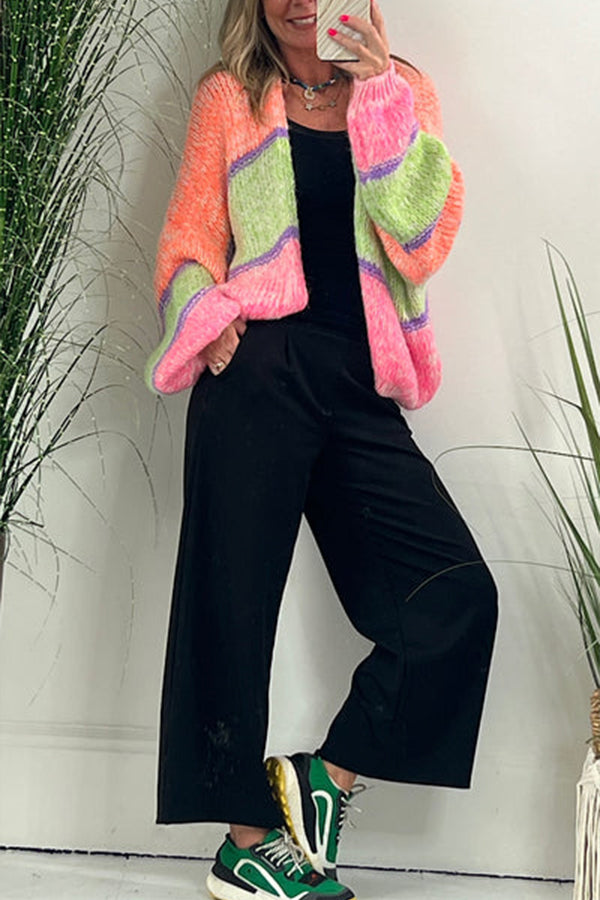 Illuminez n'importe quelle scène avec ce cardigan ample à manches ballon aux couleurs mélangées