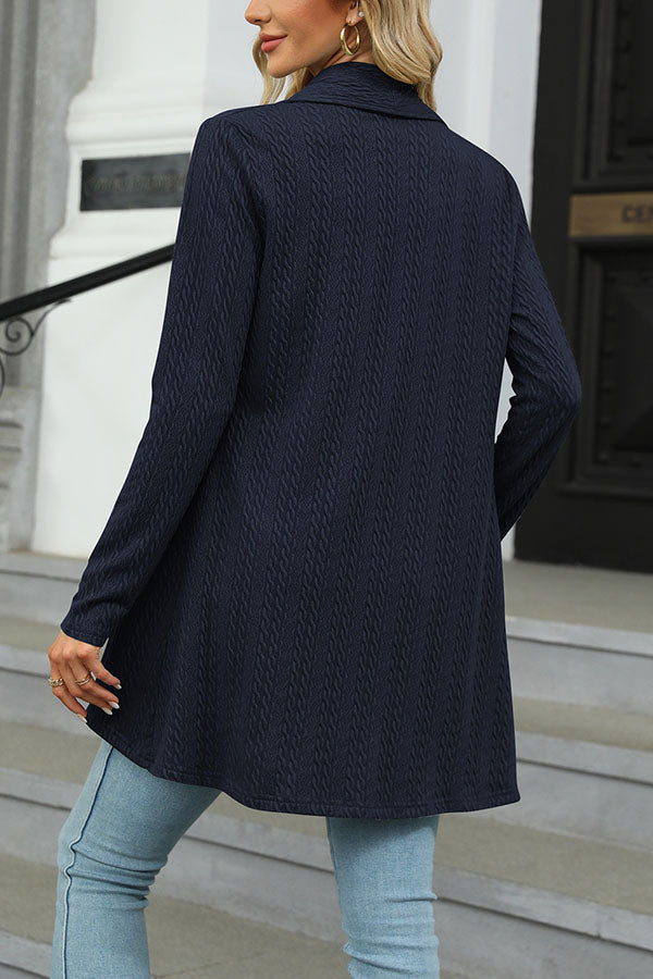 Langärmlige, einfarbige, lockere Strickjacke mit Rüschen