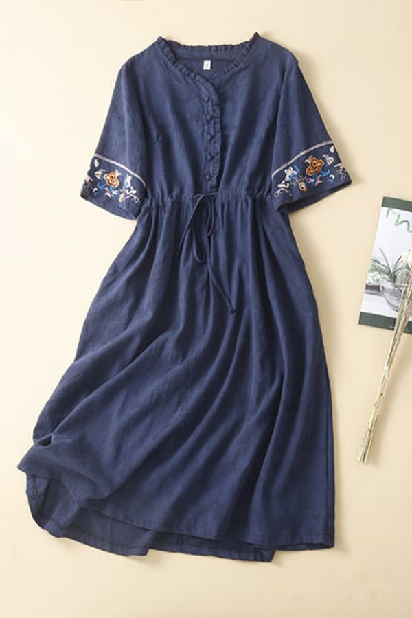 Langes, lockeres Kleid aus Baumwolle und Leinen