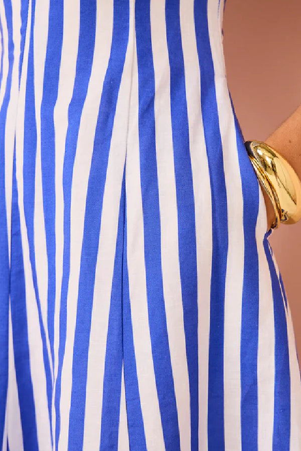 Offrez-vous une robe longue ondulée à manches bouffantes et poches à imprimé rayé intemporel