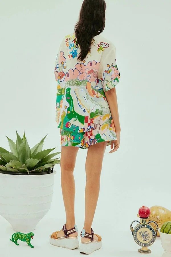 Miena – Kurzärmliges Oversize-Hemd aus Leinenmischung mit einzigartigem Aufdruck und Knopfleiste