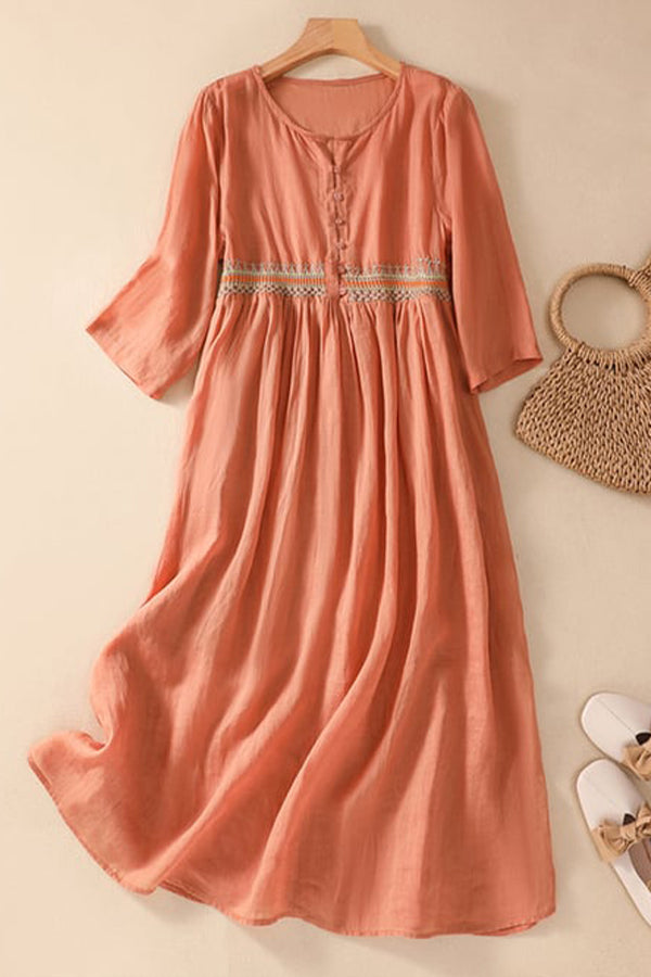 Besticktes Patchworkkleid aus Baumwolle und Leinen