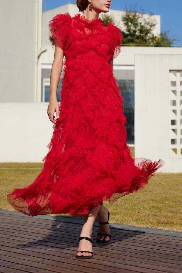 Ärmelloses Kleid mit besticktem A-Linien-Rock und halbem Rollkragen