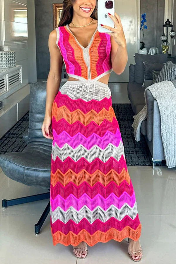 Darling Perfection – Maxikleid mit Strickstruktur, Farbblockdesign und seitlicher Taillenausschnitt