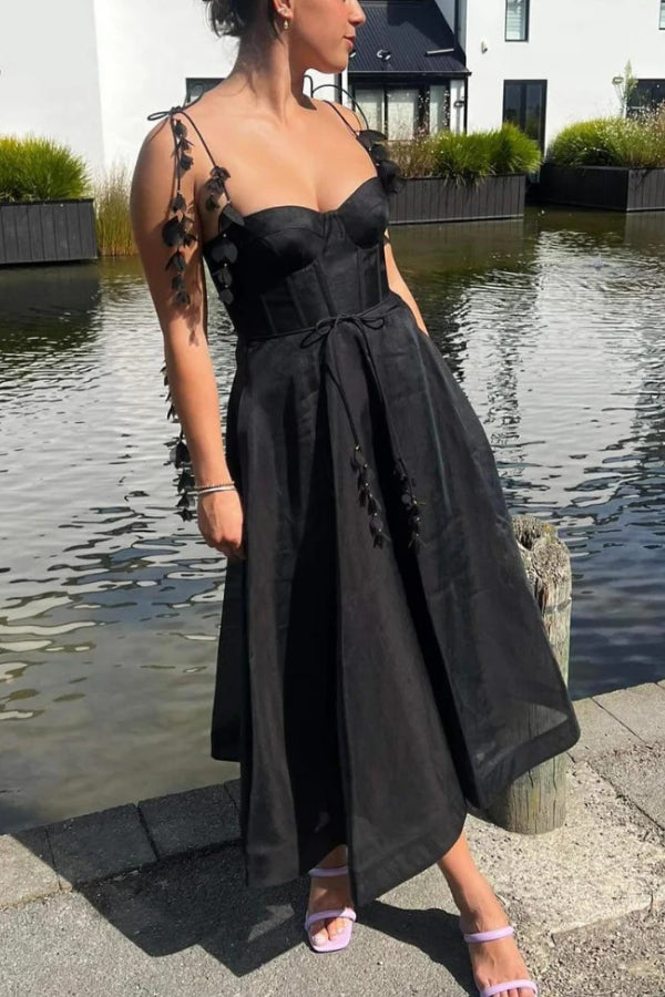 Explore Elegance – Midikleid aus Leinenmischung mit Applikationen, herzförmigem Ausschnitt und gesmoktem Rücken