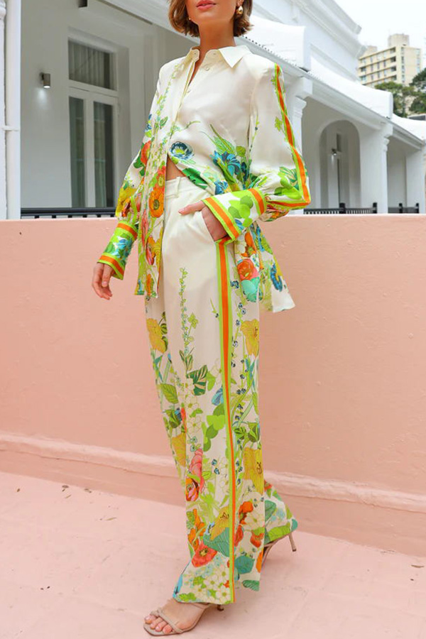 Satinhose mit Blumendruck auf der Rückseite, elastischer Taille und Taschen und weitem Bein