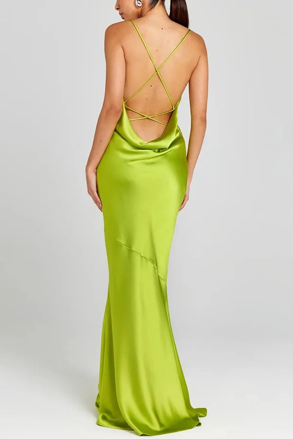 Robe longue dos nu à lacets et col bénitier en satin Nicoletta