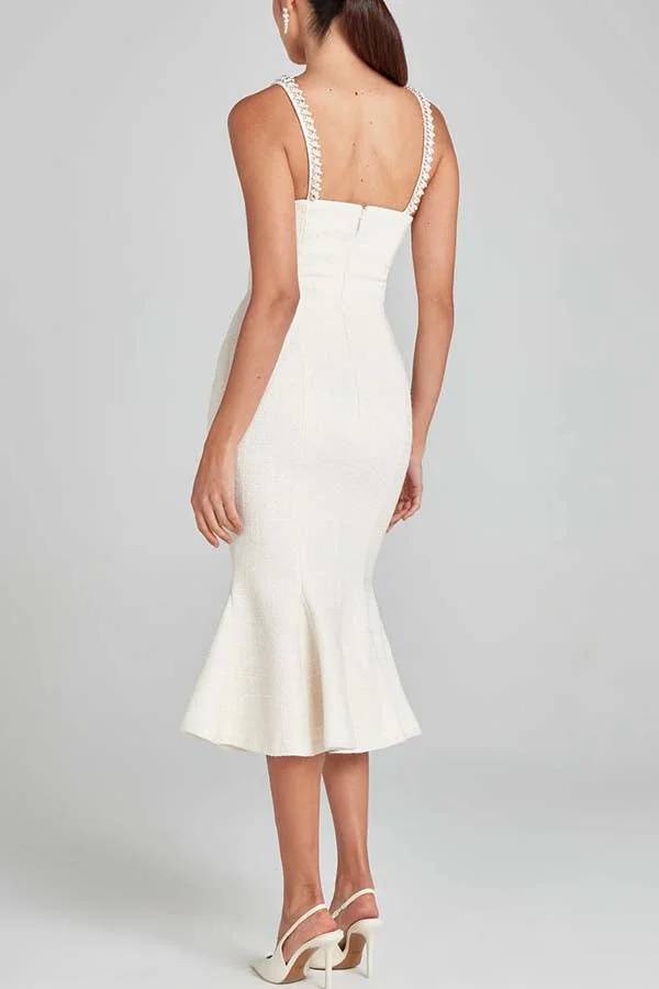 Moonlight Goddess – Figurbetontes Midikleid aus Tweed mit Perlenbesatz und Fischschwanz-Ausschnitt