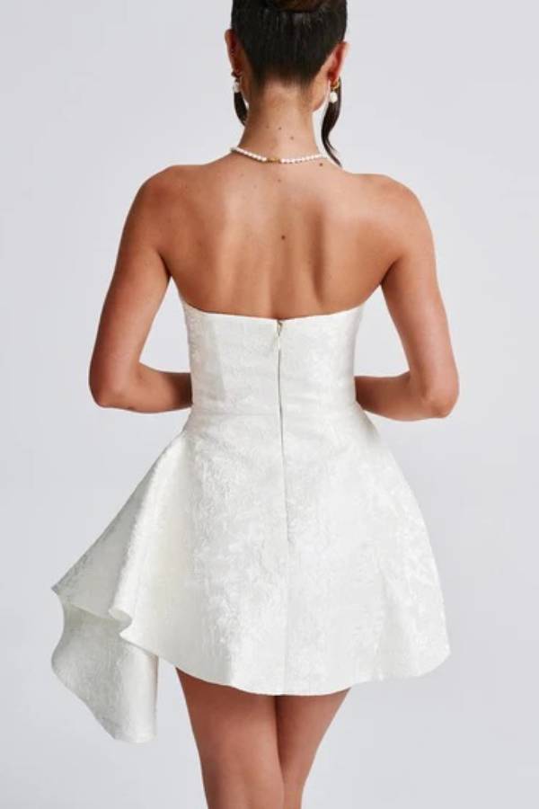 Robe courte ajustée élégante en jacquard à épaules dénudées et dos nu