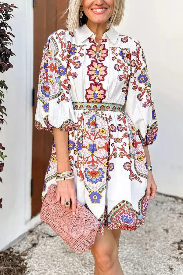 Lustiges und lebendiges Minikleid aus Leinenmischung mit einzigartigem Druck, Puffärmeln und Taschen