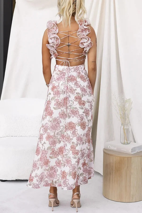 Luciana Chiffon-Maxikleid mit Blumendruck, Rüschendetail auf der Rückseite, Schnürung und elastischer Taille