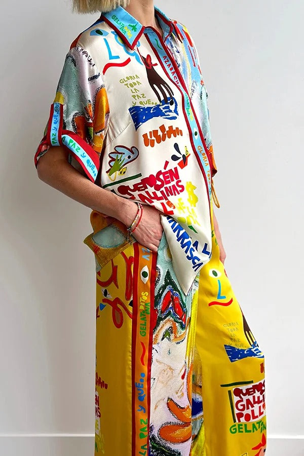 Raina Satin Set mit einzigartigem Print, kurzärmeligem, lockerem Hemd und Hosen mit elastischer Taille und Taschen