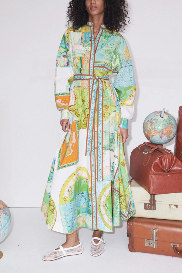 Reise um die Welt – Einzigartiges Midikleid mit Ballonärmeln und Gürtel