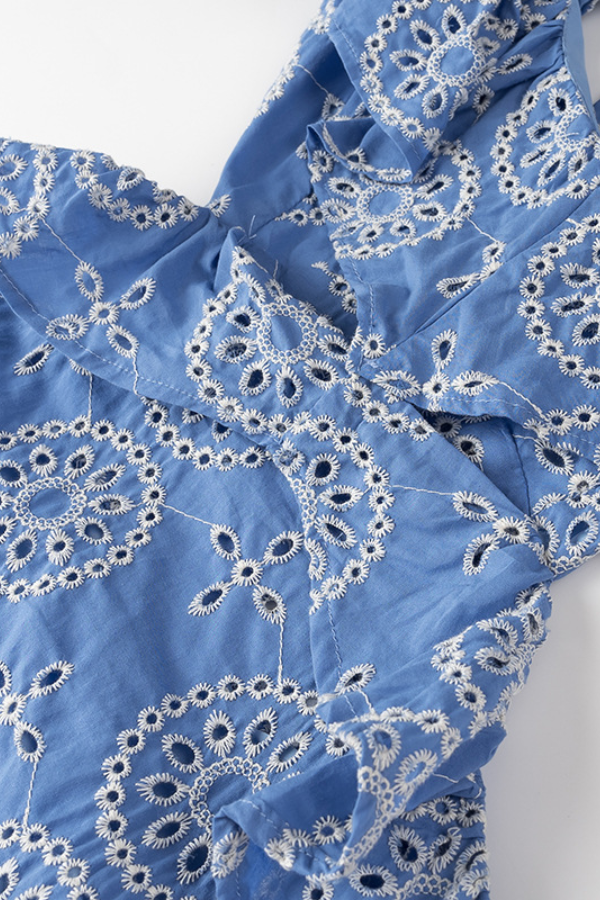 Gestuftes, verziertes Midikleid aus Spitze