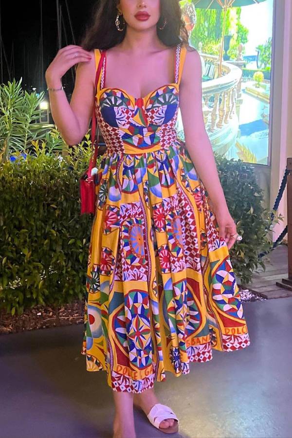 Unique – Rückenfreies Midikleid mit ethnischem Muster „Sunset Walk“