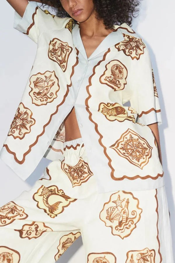 Lakeside Breeze – Oversize-Bluse aus Leinenmischung mit einzigartigem Druck und kurzen Ärmeln und Knöpfen