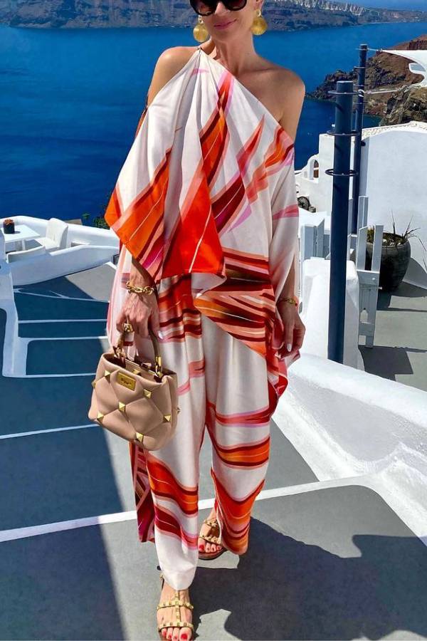 Island Girl Set mit lockerem One-Shoulder-Top aus Satin mit Print und Schlitzärmeln und Hose mit elastischer Taille