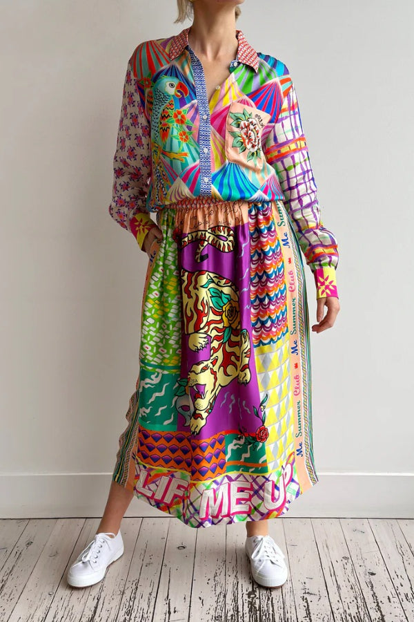 You Make Me Wonder – Übergroße Bluse aus Satin mit buntem, einzigartigem Druck und Knopfleiste