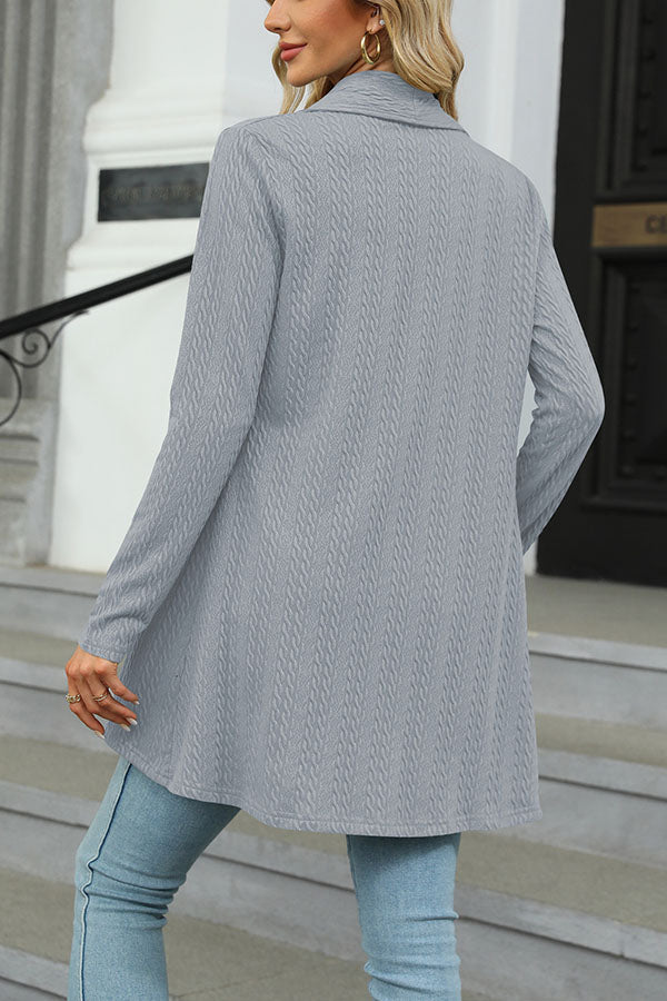 Langärmlige, einfarbige, lockere Strickjacke mit Rüschen