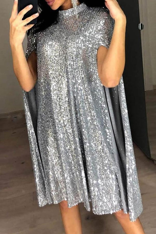Wine Me and Dine Me – Cape-Kleid mit Pailletten