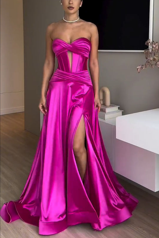 Robe longue de bal fendue en satin Emiliana avec découpes et corset