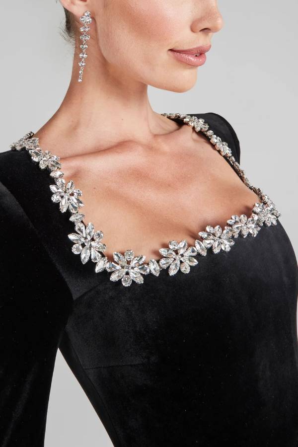 Minirock mit Schmucksteinbesatz, quadratischem Ausschnitt und gepolsterten Schultern