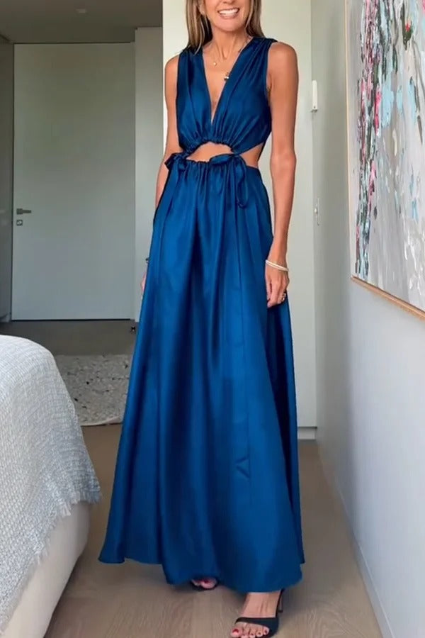 Robe longue en satin à volants et découpes Midnight Charm