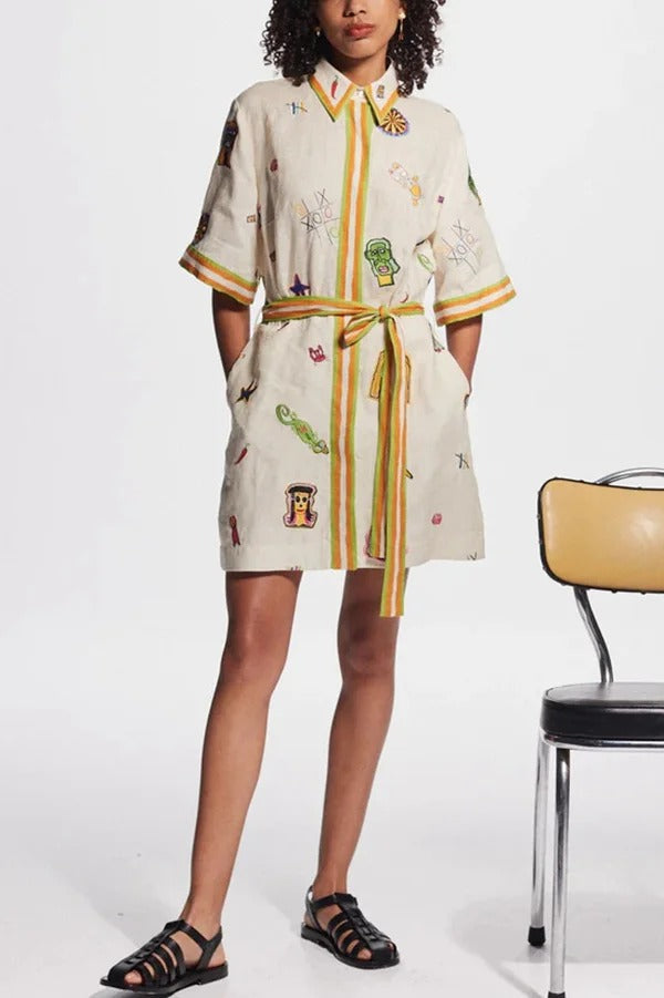 Britt – Einzigartiges, bedrucktes Minikleid aus Leinenmischung mit kurzen Ärmeln, Taschen und Bindegürtel