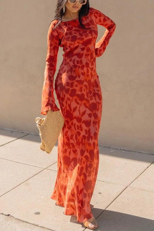 Robe longue Gia à imprimé unique, col bateau, manches longues cloche et coupe en biais