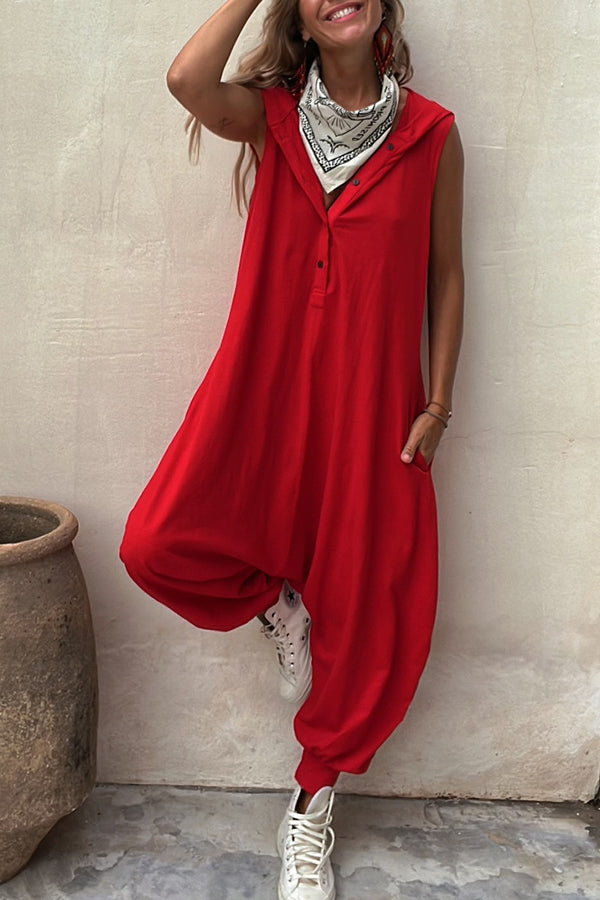 Let's Chill – Lockerer Jumpsuit mit Taschen und halbhoher Knopfleiste und Kapuze